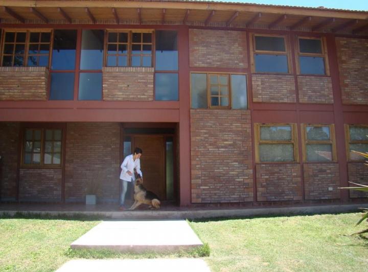 Particular Vende Oficinas Comerciales/Consultorios/Laboratorios en dos plantas 3