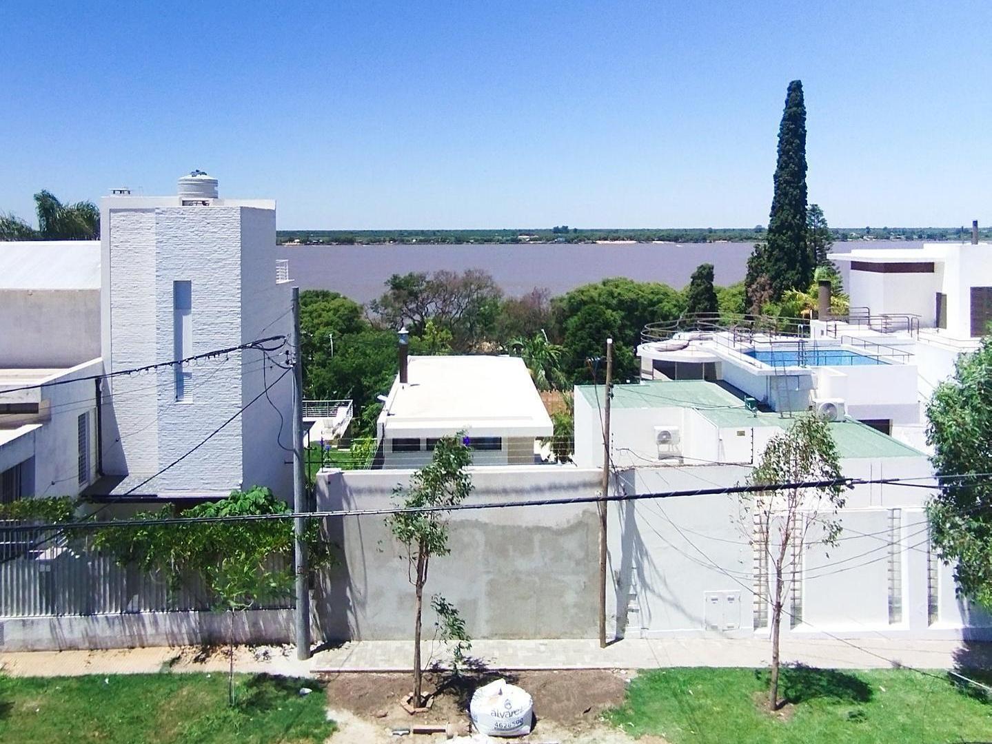 VENTA - CASA DE 3 DORMITORIOS CON QUINCHO, PILETA, COCHERA - LA FLORIDA