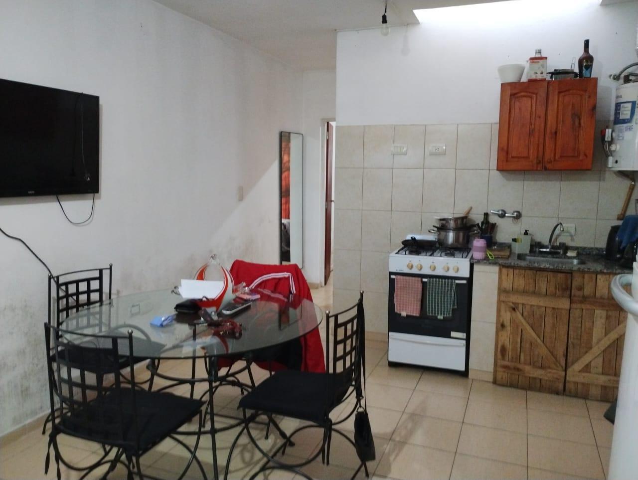 Foto de VENTA - DOS DEPARTAMENTOS DE UN DORMITORIO DOS LOCALES COMERCIALES, imagen 4