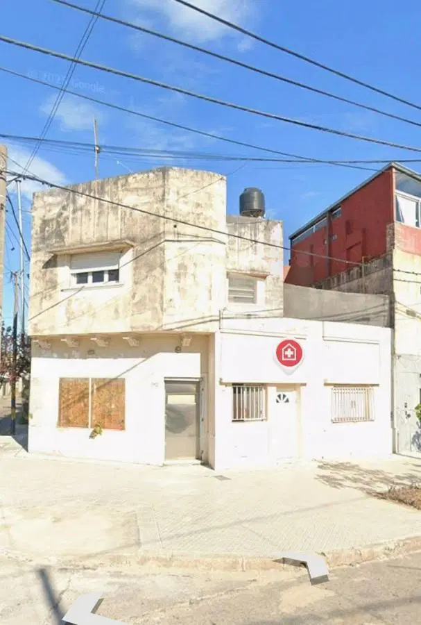 VENTA - CASA / LOCAL COMERCIAL 2 DORMITORIOS - LUDUEÑA / LAS MALVINAS 1