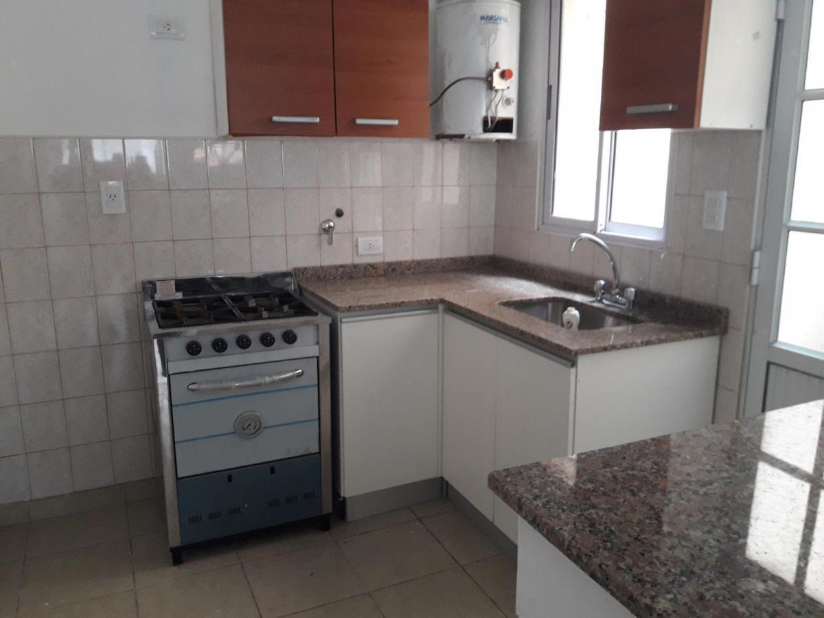 Foto de VENTA - CASA / LOCAL COMERCIAL 2 DORMITORIOS - LUDUEÑA / LAS MALVINAS, imagen 4