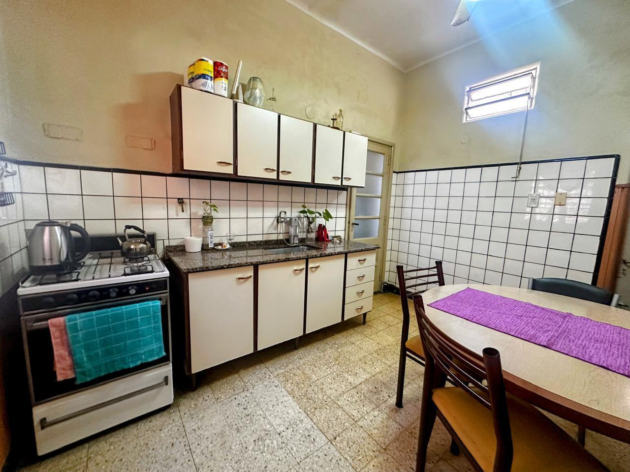 Foto de VENTA - CASA DE 3 DORMITORIOS - 2 LOCALES COMERCIALES/COCHERA, imagen 3