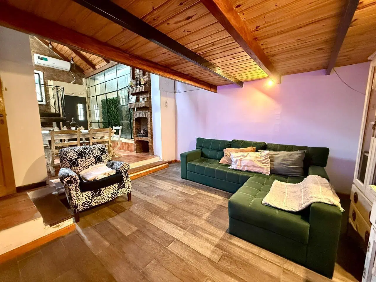 VENTA - CASA PASILLO DE 2 DORMITORIOS CON QUINCHO CERRADO Y TERRAZA - CENTRO 3