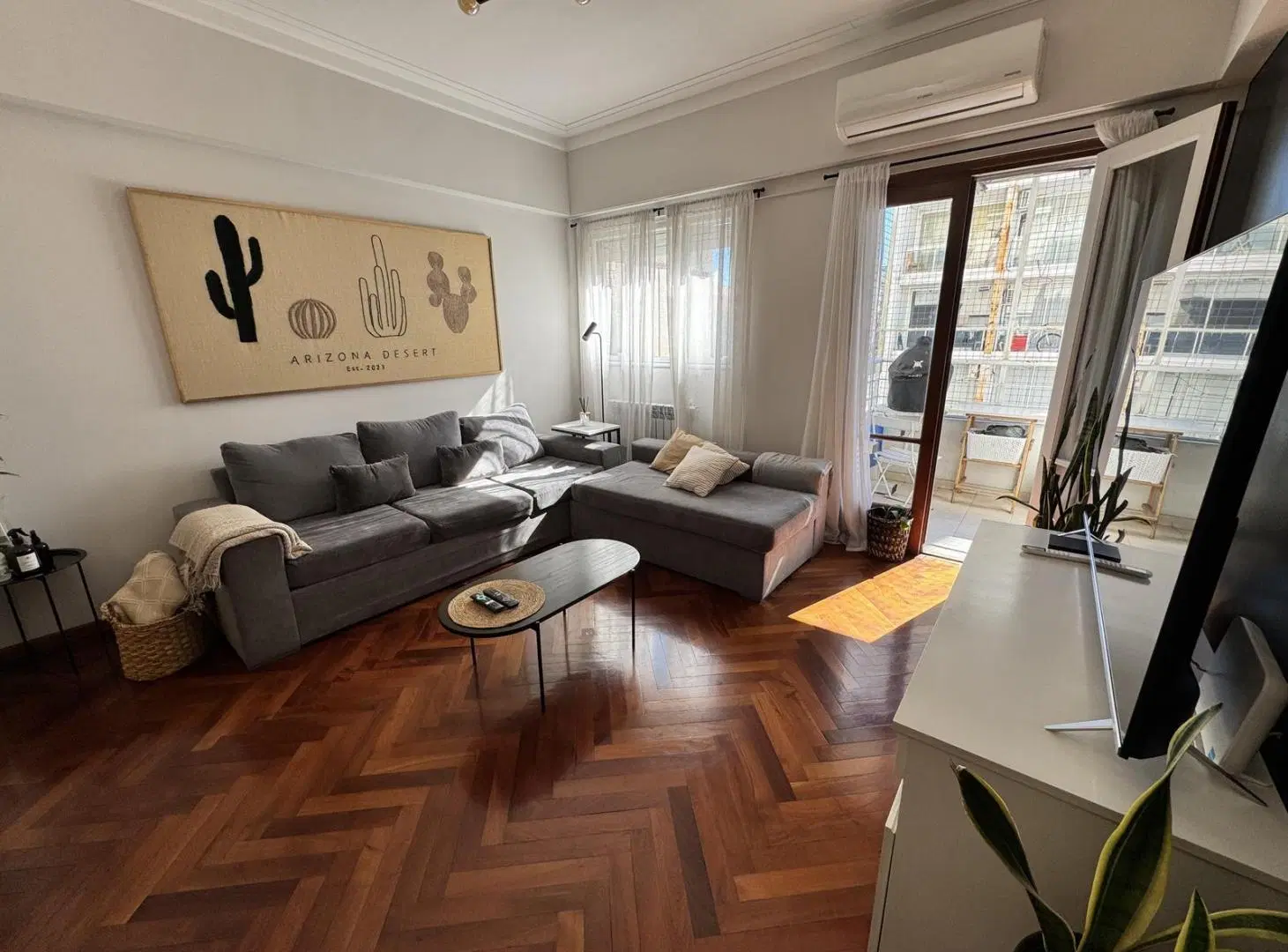 VENTA - SEMI PISO 2 DORMITORIOS COMODIN Y COCHERA - BARRIO LOURDES 1