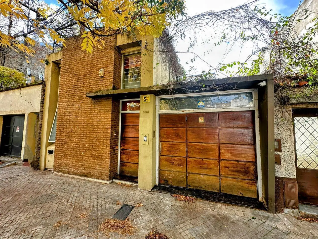 VENTA - CASA DE 2/3 DORMITORIOS Y COCHERA - ECHESORTU 3