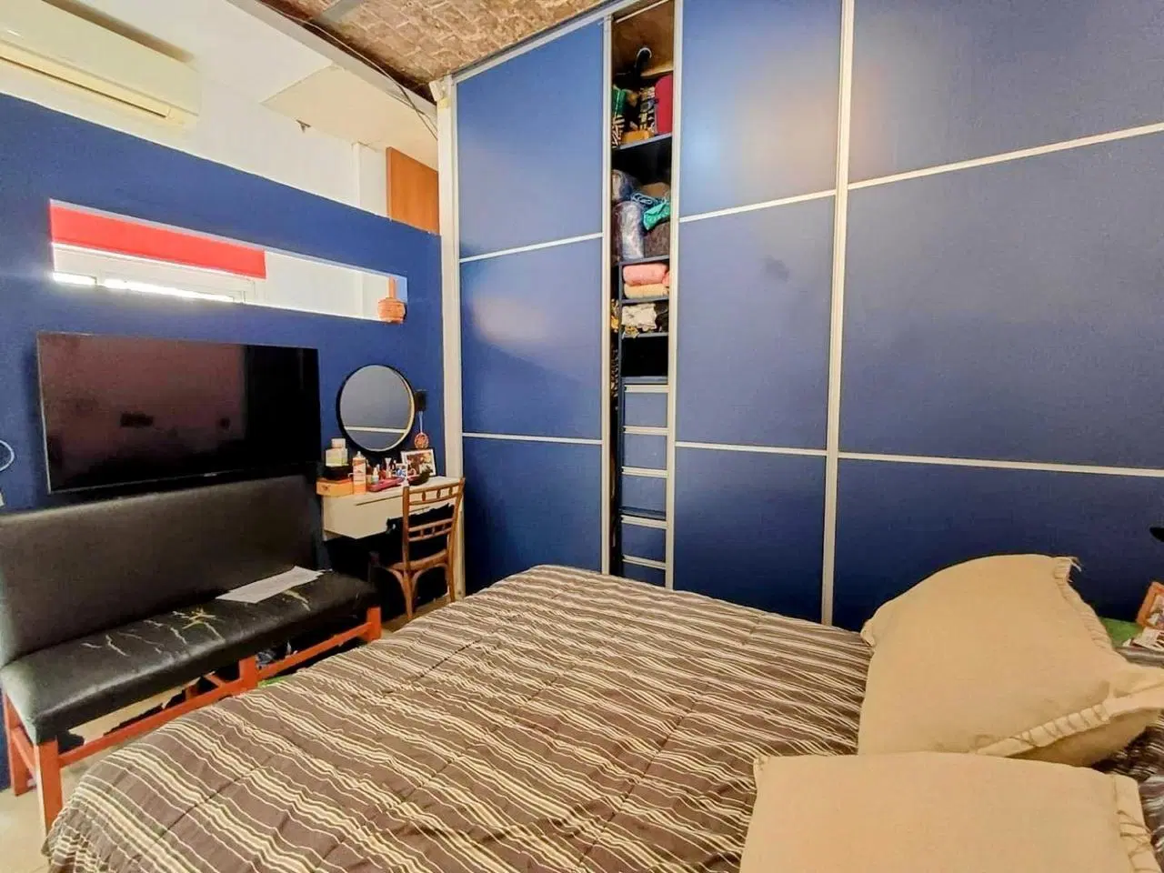 VENTA - CASA DE 2/3 DORMITORIOS Y COCHERA - ECHESORTU 2