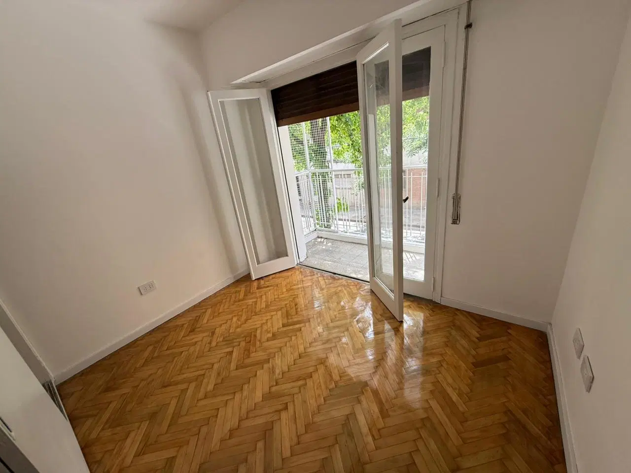 VENTA - DEPARTAMENTO TRES DORMITORIOS CON COCHERA - MARTIN 5