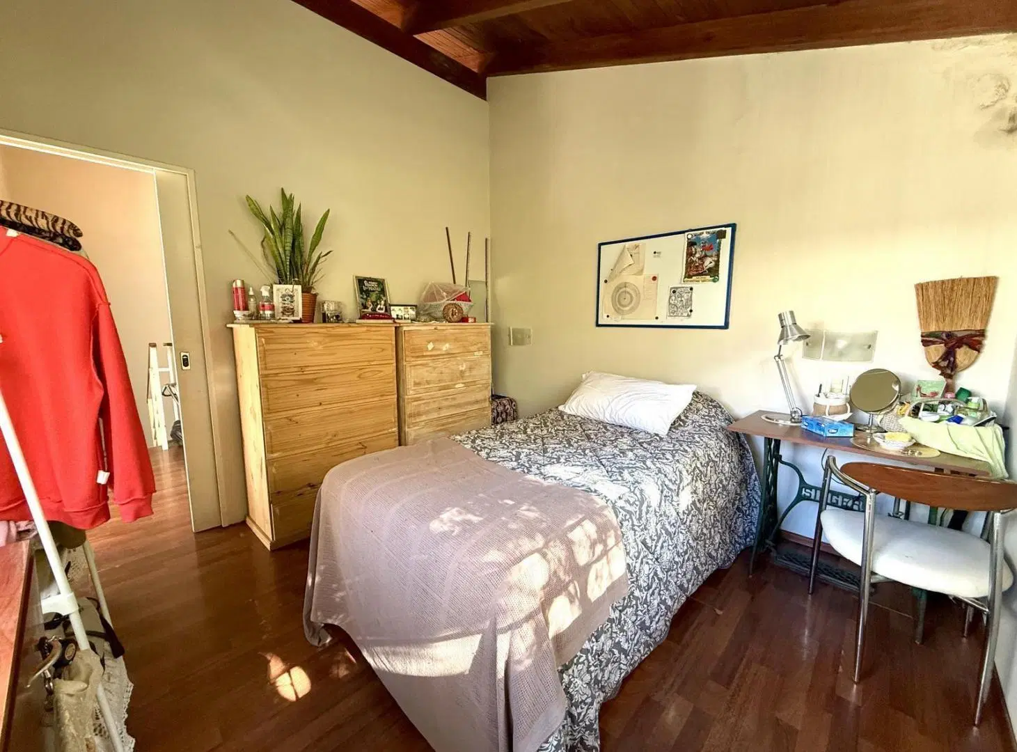 VENTA - DEPARTAMENTO DE PASILLO 2 DORMITORIOS CON PATIO - BARRIO MARTIN 3