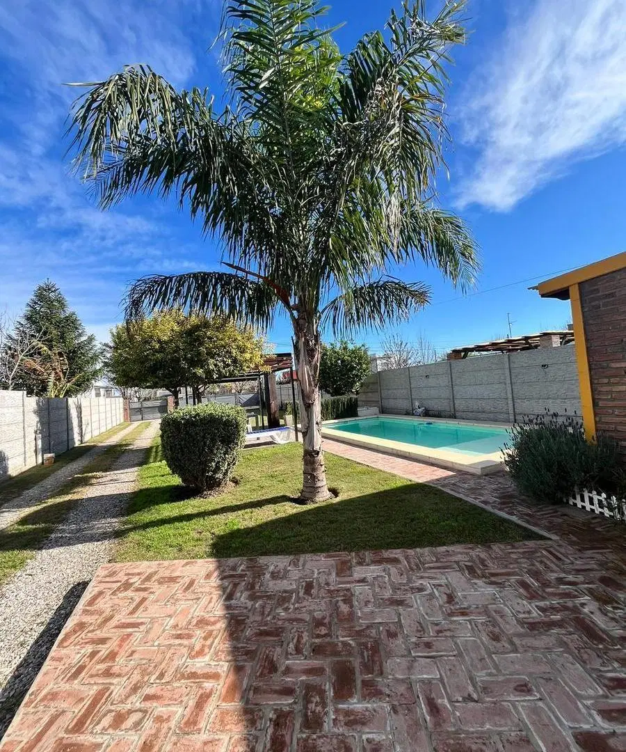 VENTA -  CASA 1 DORMITORIO CON PILETA - PUNTA CHACRA, ZAVALLA 5