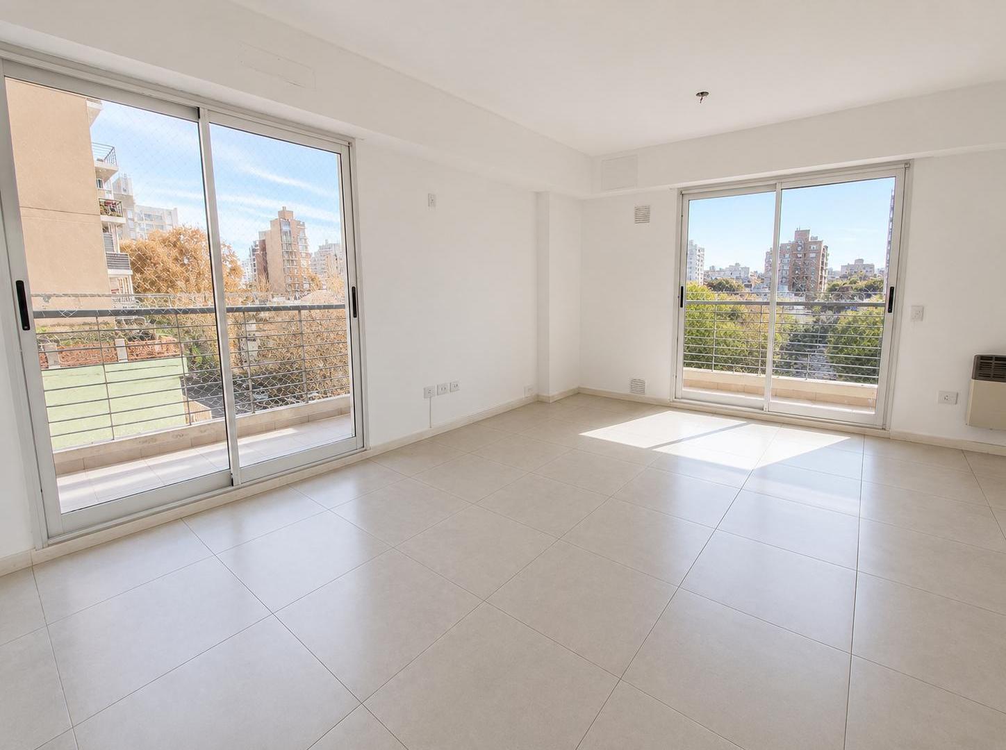 Foto de VENTA - DEPARTAMENTO 2 DORMITORIOS - TIPO DUPLEX POR ESCALERA CON COCHERA - ECHESORTU, imagen 2