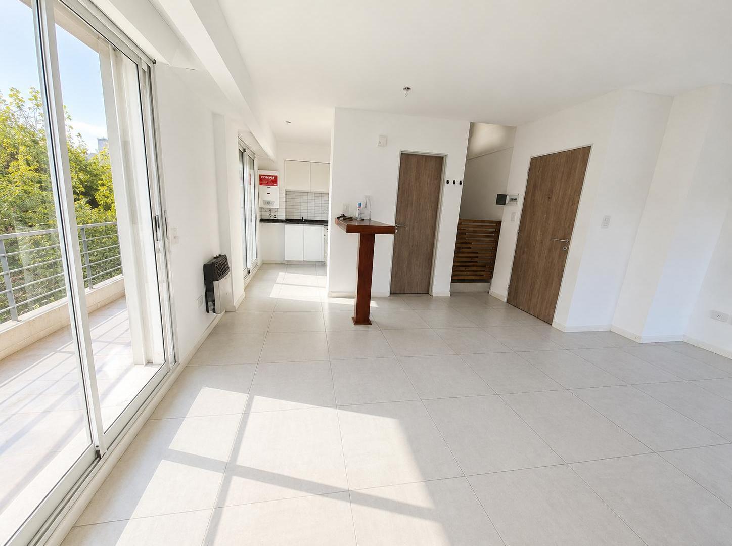 Foto de VENTA - DEPARTAMENTO 2 DORMITORIOS - TIPO DUPLEX POR ESCALERA CON COCHERA - ECHESORTU, imagen 3