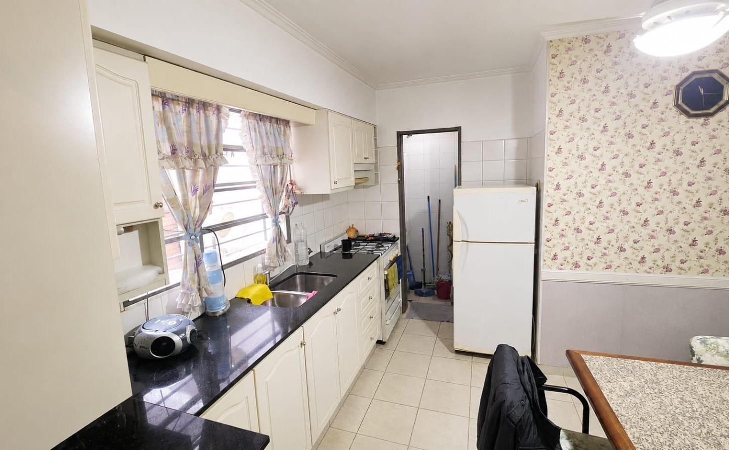 Foto de VENTA – CASA DE 2 DORMITORIOS CON COCHERA Y PATIO – BARRIO ECHESORTU, imagen 5