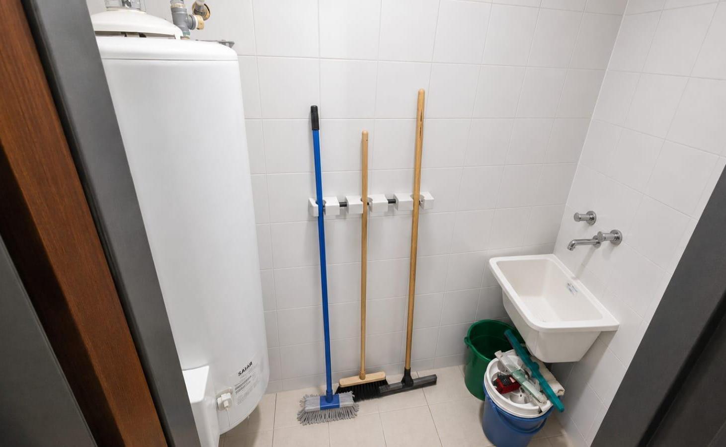Foto de VENTA – CASA DE 2 DORMITORIOS CON COCHERA Y PATIO – BARRIO ECHESORTU, imagen 1