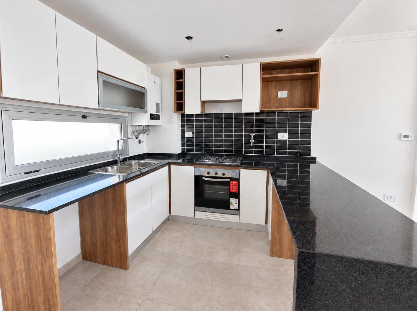 Foto de VENTA DEPTO 3 DORMITORIOS CON COCHERA Y AMENITIES, imagen 2