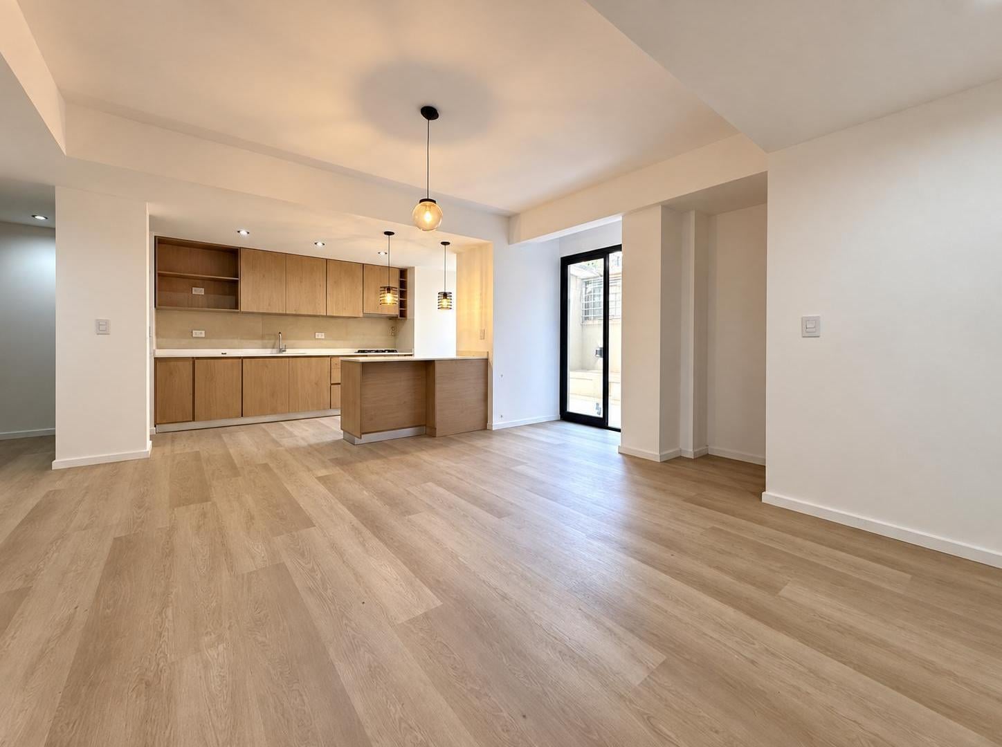 Foto de VENTA - DEPARTAMENTO 2 DORMITORIOS RECICLADO DE AUTOR - CENTRO, imagen 1
