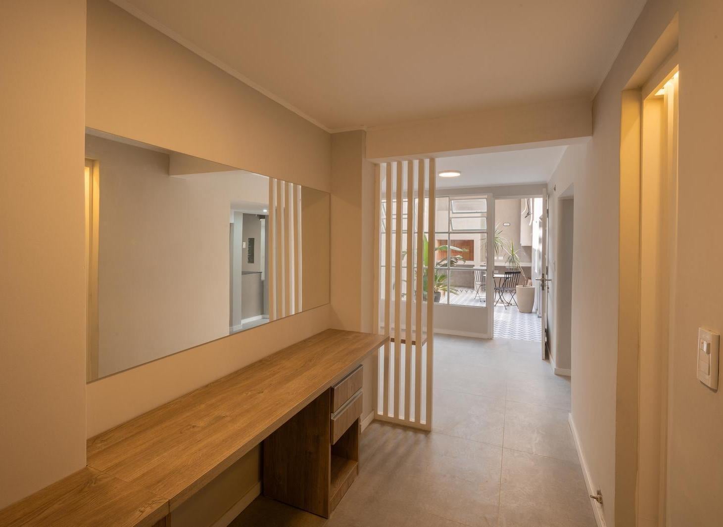 Foto de VENTA - CASA AL FRENTE 2 DORMITORIOS CON COCHERA - PICHINCHA, imagen 4