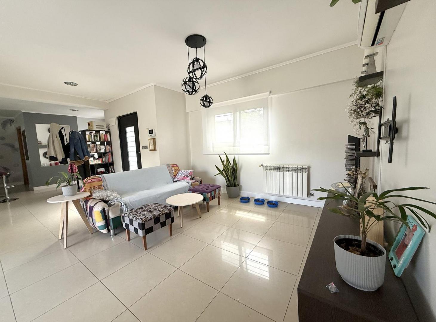 Foto de VENTA - CASA 3 DORMITORIOS CON PILETA - FUNES, imagen 5