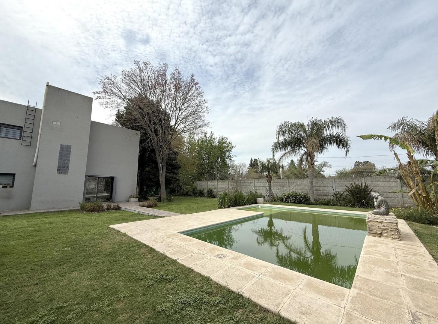 Foto de VENTA - CASA 3 DORMITORIOS CON PILETA - FUNES, imagen 2