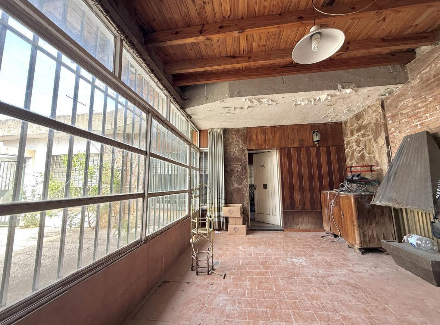 Foto de VENTA - CASA A REFACCIONAR - ALBERDI, imagen 5