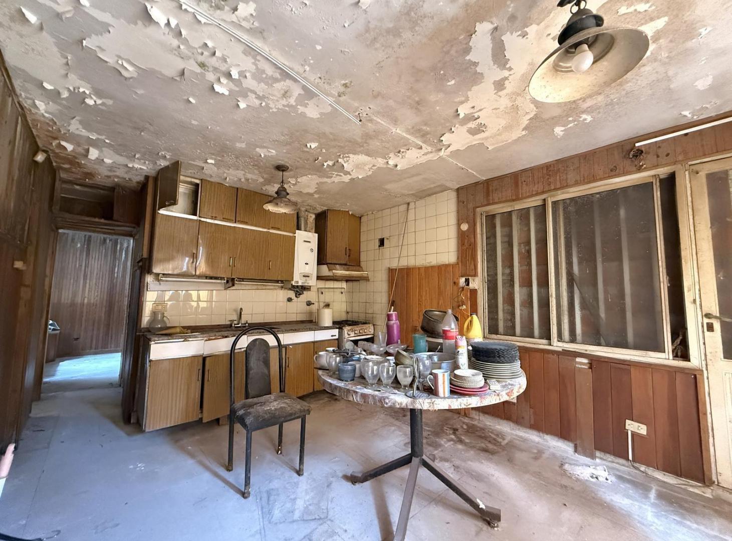 Foto de VENTA - CASA A REFACCIONAR - ALBERDI, imagen 2