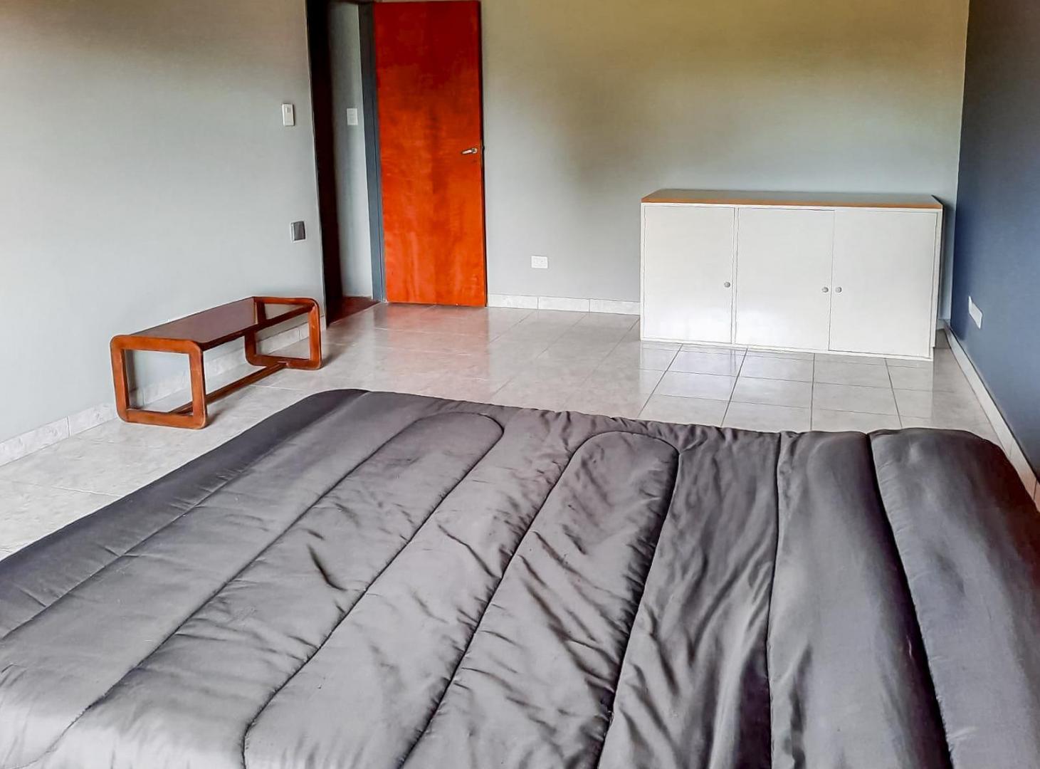 Foto de VENTA | PERMUTA - CASA 2 DORMITORIOS CON PILETA Y PARRILLERO - LUIS, imagen 4