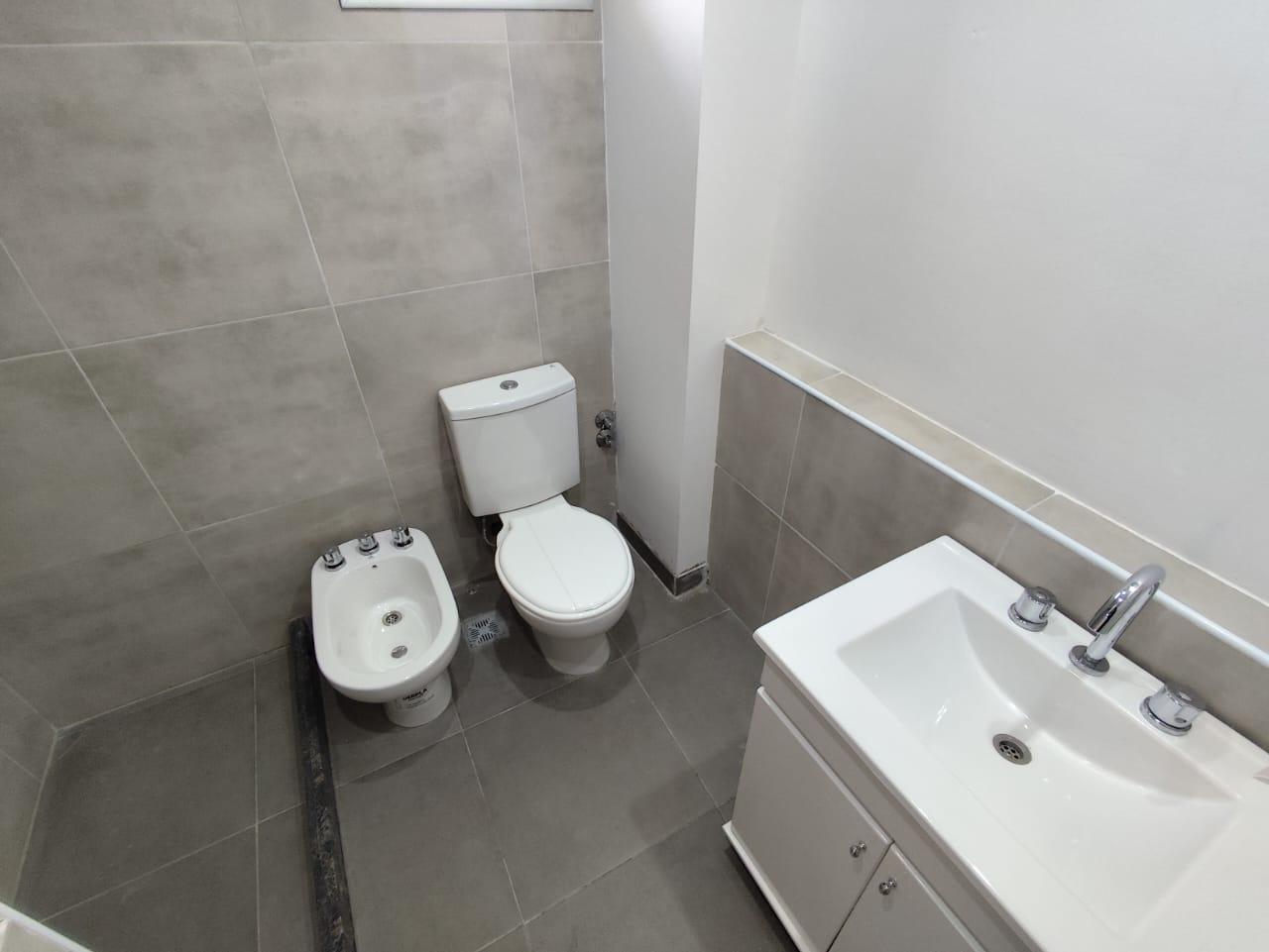 Foto de VENTA - PERMUTA - DEPARTAMENTO MONOAMBIENTE CON BALCÓN - LUIS AGOTE, imagen 5