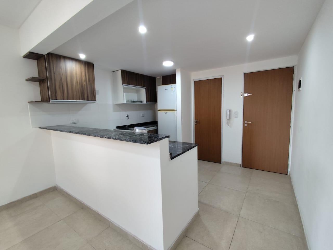 Foto de VENTA - PERMUTA - DEPARTAMENTO MONOAMBIENTE CON BALCÓN - LUIS AGOTE, imagen 3