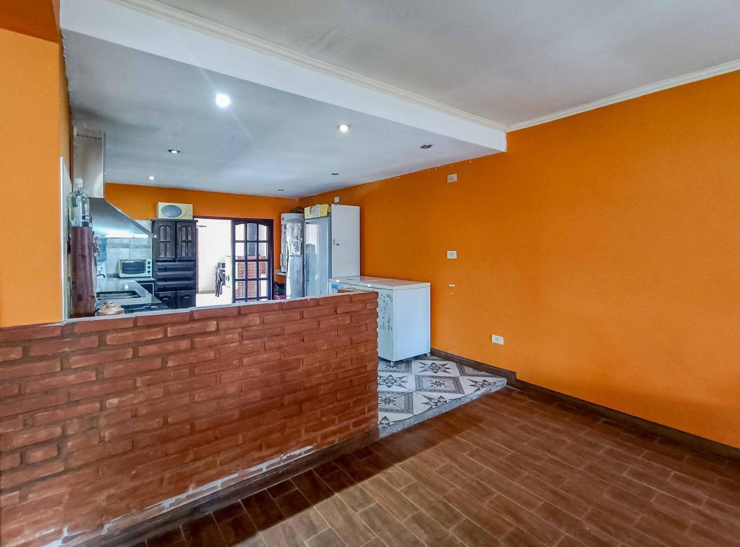 Foto de VENTA/PERMUTA - CASA 3 DORMITORIOS CON PILETA Y COCHERA - Luis, imagen 5