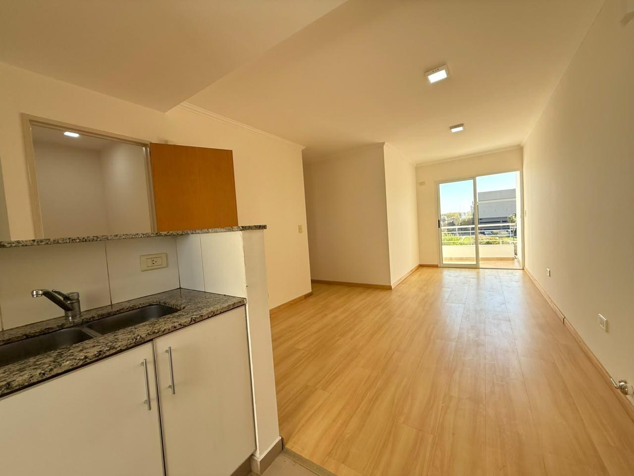 Foto de ALQUILER - DEPARTAMENTO UN DORMITORIO CON BALCÓN - ARROYITO, imagen 1