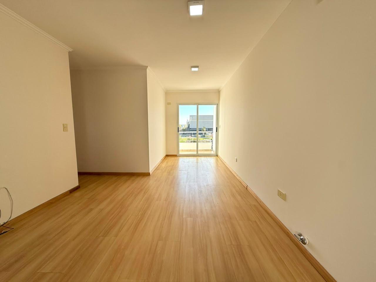 Foto de ALQUILER - DEPARTAMENTO UN DORMITORIO CON BALCÓN - ARROYITO, imagen 3