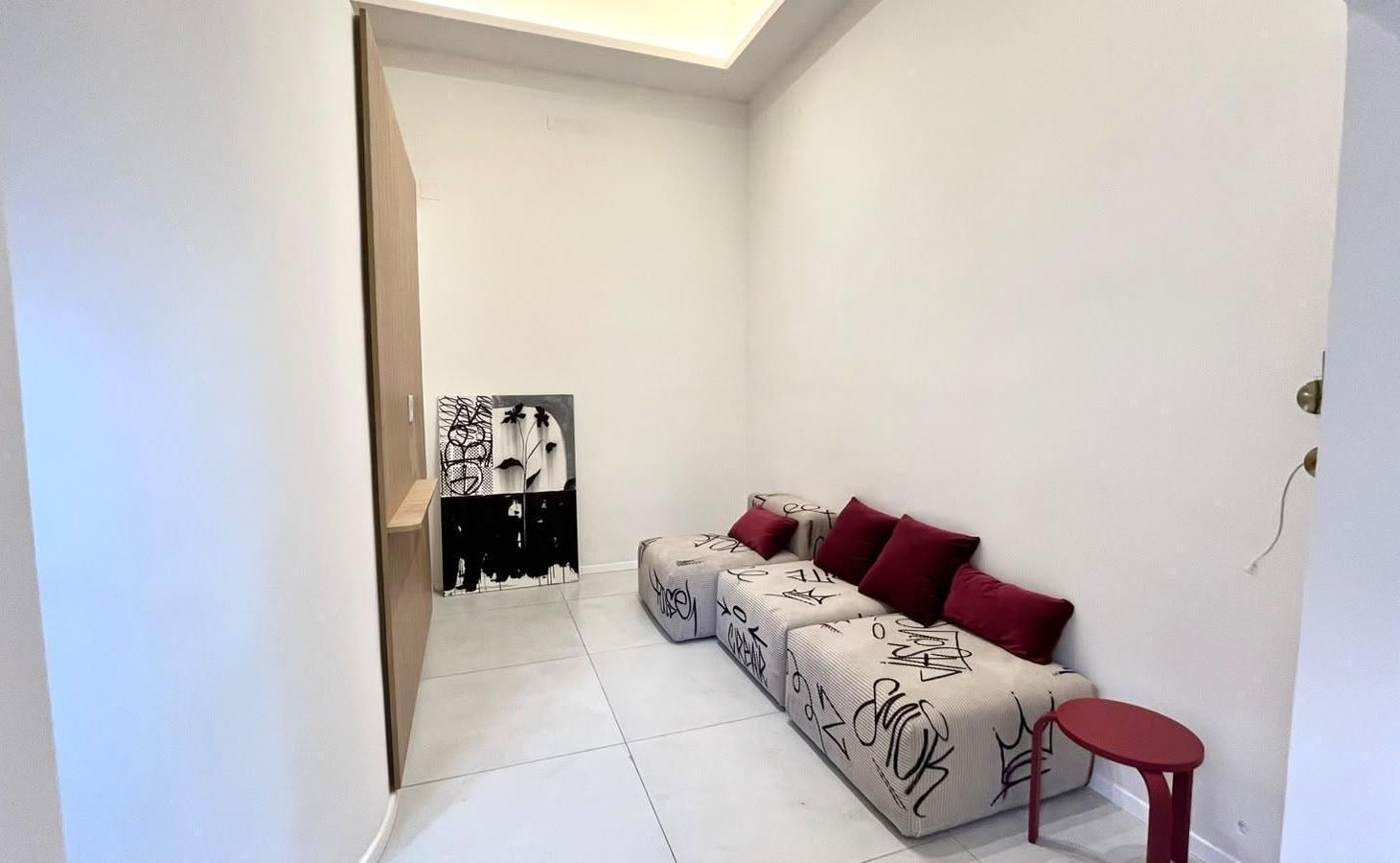 Foto de EN VENTA - CASA DE PASILLO DE DOS DORMITORIOS CON AMENITIES- ABASTO, imagen 5