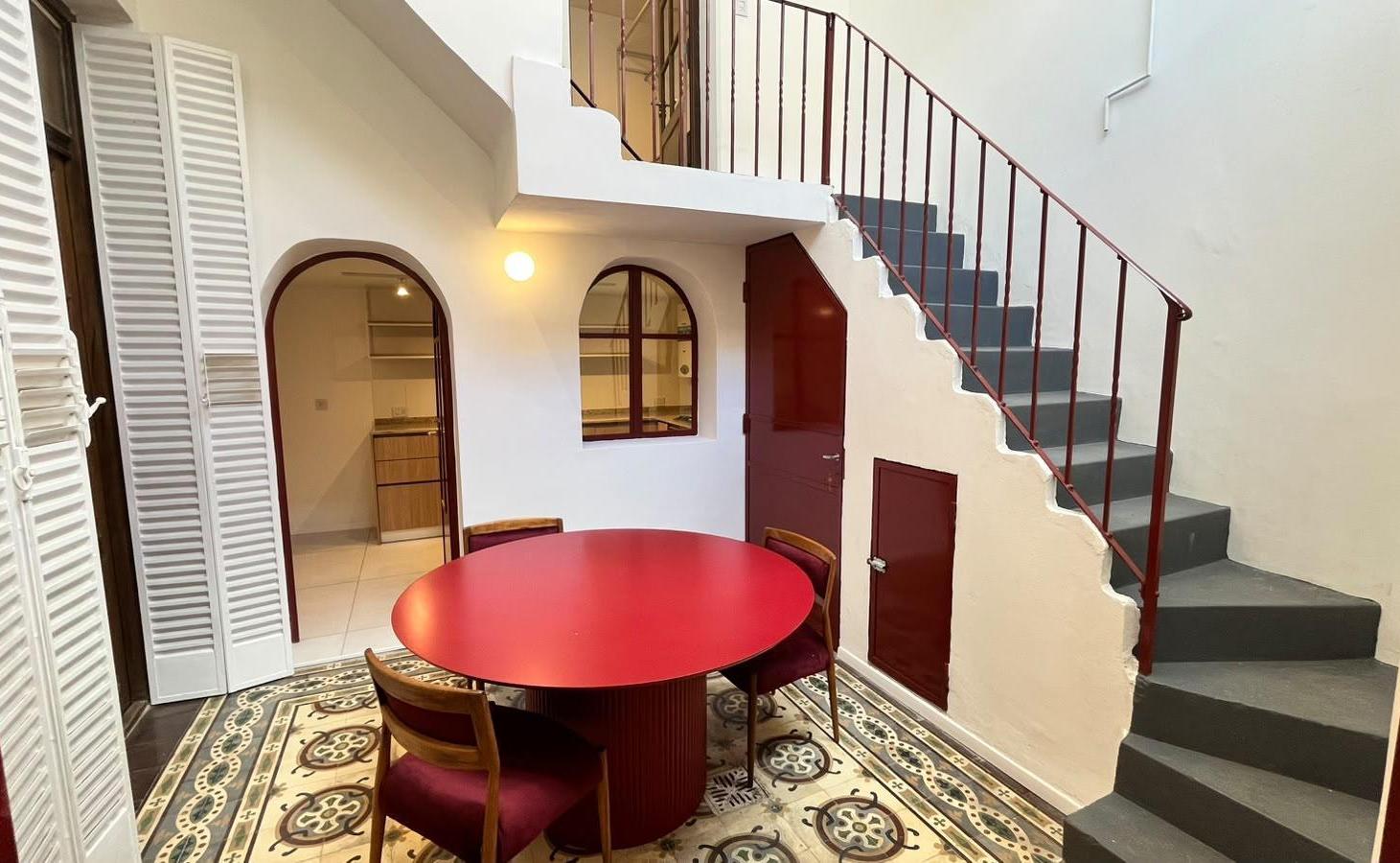 Foto de EN VENTA - CASA DE PASILLO DE DOS DORMITORIOS CON PILETA - ABASTO, imagen 5