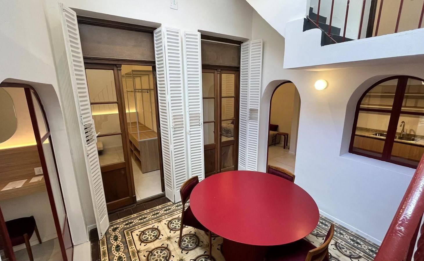 Foto de EN VENTA - CASA DE PASILLO DE DOS DORMITORIOS CON PILETA - ABASTO, imagen 4