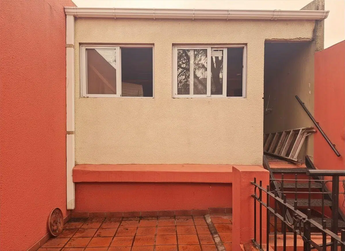 Venta de PH con gran potencial de 4 ambientes en Barracas 5