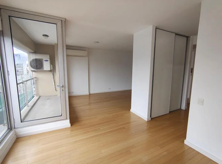 Alquiler monoambiente Puerto Madero con balcón y amenities 2