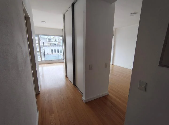 Alquiler monoambiente Puerto Madero con balcón y amenities 1
