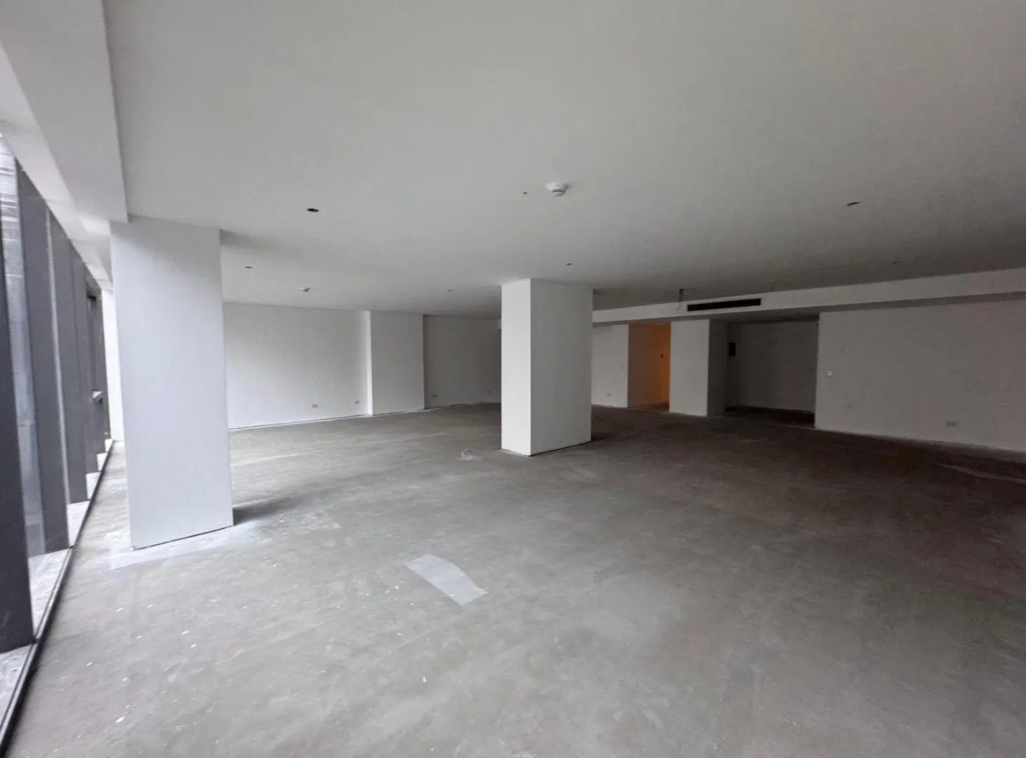 Alquier Oficinas AAA en Corrientes 1400 4