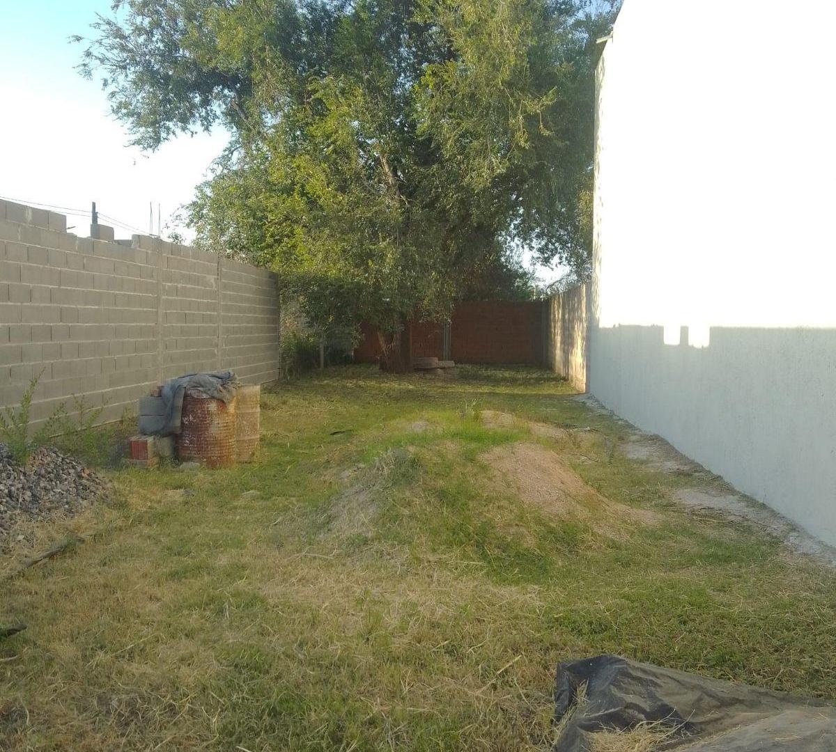 LOTE CON ESCRITURA Y SERVICIOS