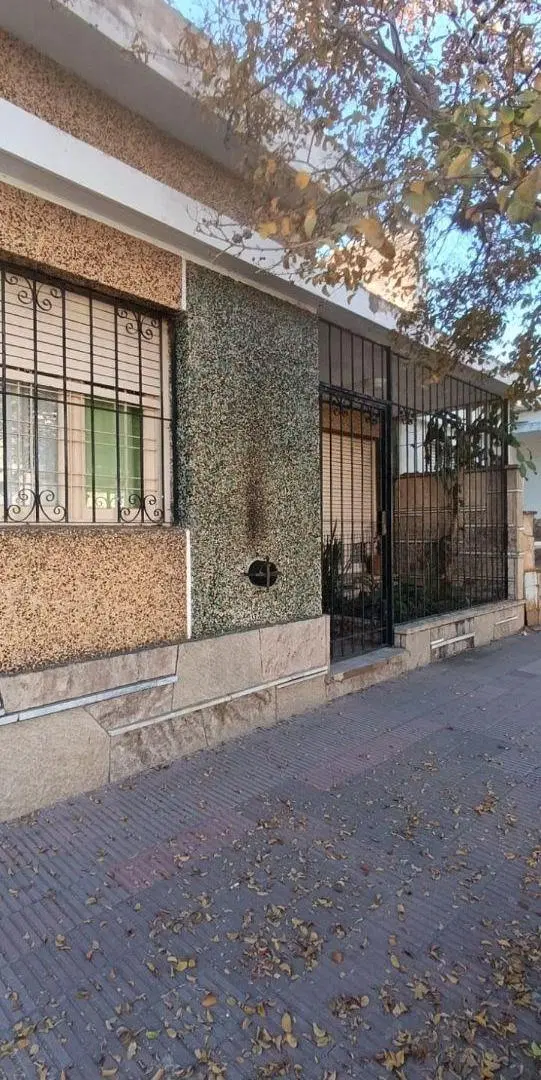 CASA EN ALQUILER 2 DORM C/PATIO 4