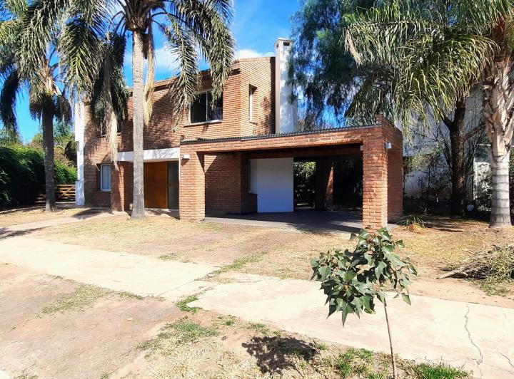 Los Soles Valle Escondido AMPLIA Casa 3 dor, dep. / Escrit, 4 bañ, Coch/2 Pileta 5