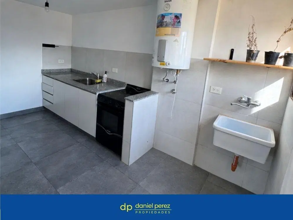 Departamento 2 Ambientes en Alquiler Moron Centro 3
