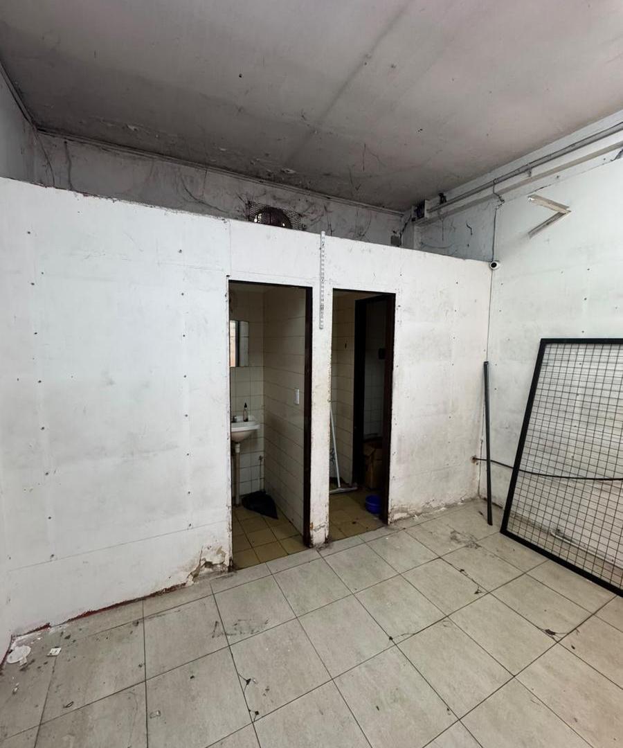 Foto de Local Comercial en Alquiler en Moron Centro, imagen 3