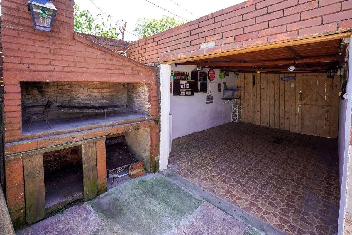 CASA 2 DORMITORIOS SAYAGO 2 COCHERAS 4