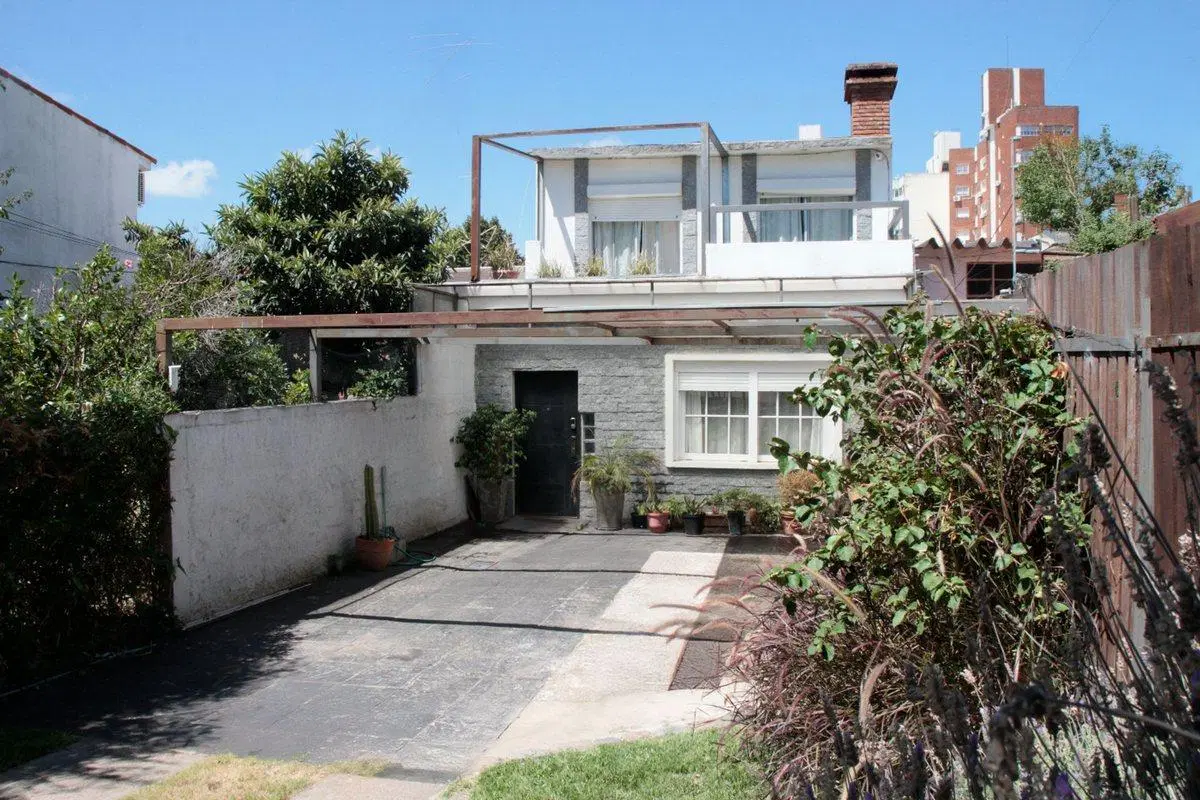 Hermosa casa en Malvín | 20 m de Av. Italia 2