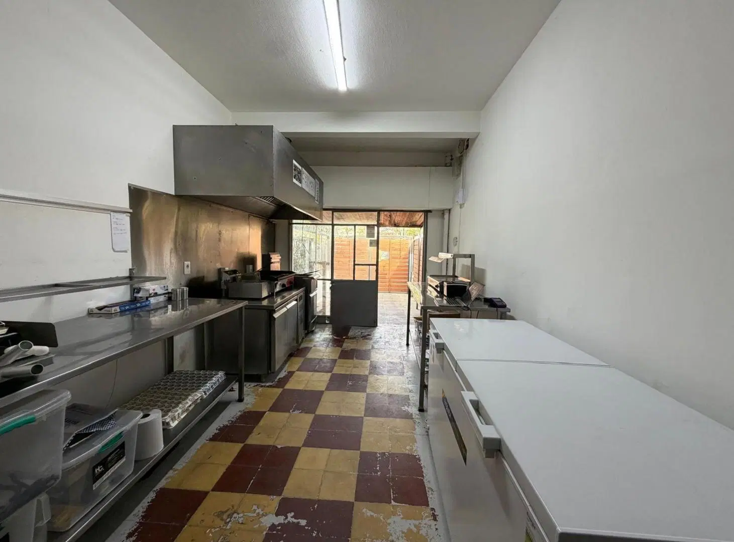 ALQUILER DE LOCAL GASTRONOMICO PRADO 4