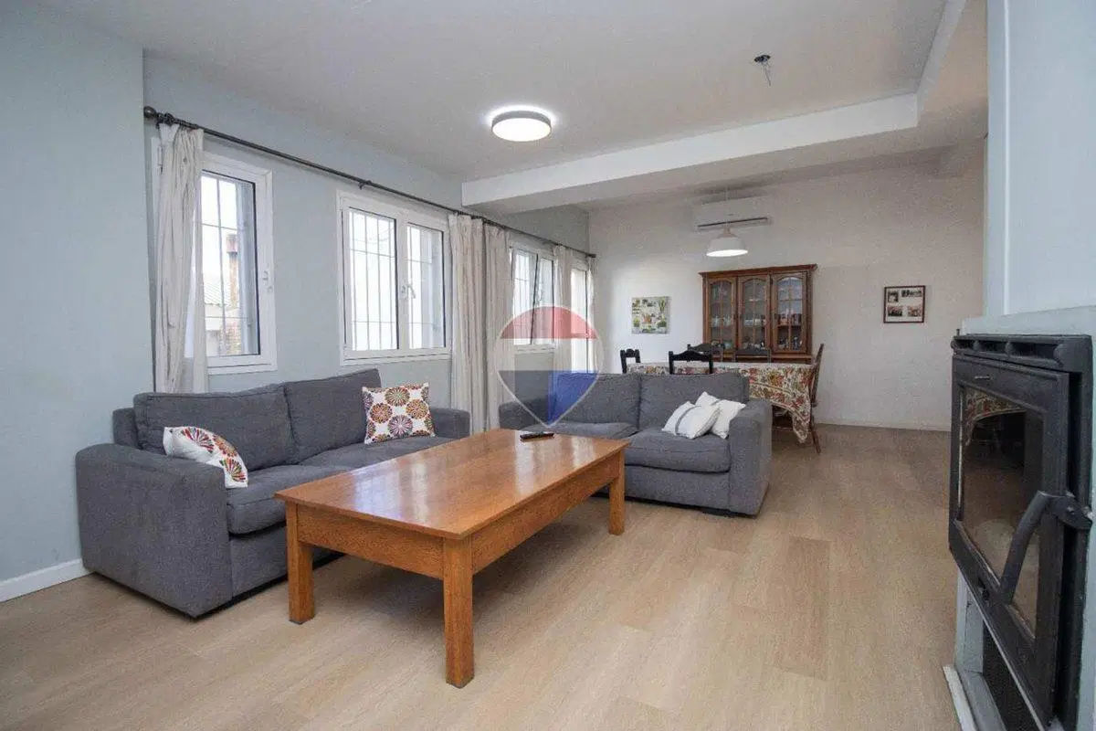 VENTA DE CASA MAS APTO POCITOS RECICLADA 8