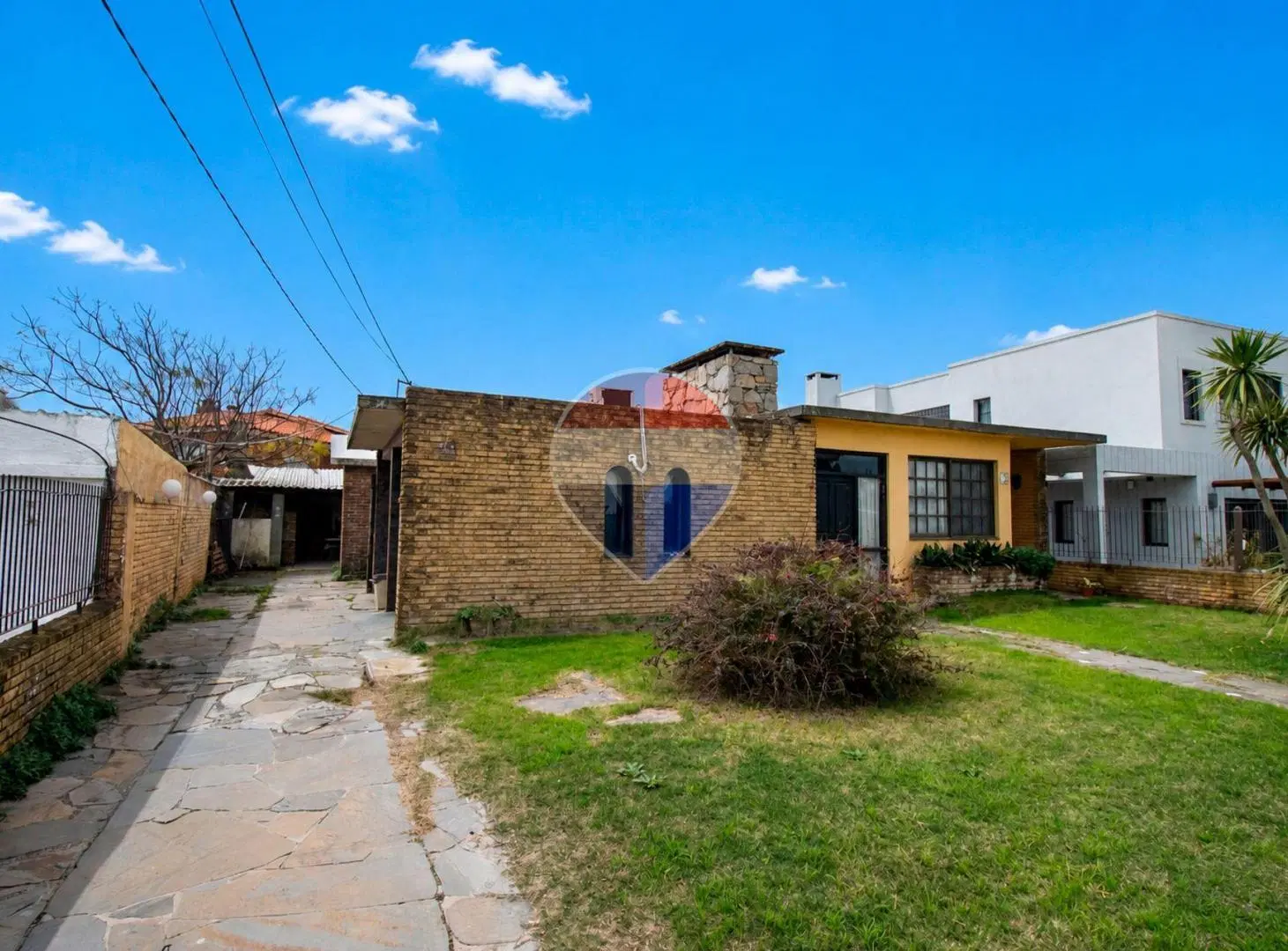 Casa en venta -Barra de Carrasco, a pasos del mar 3