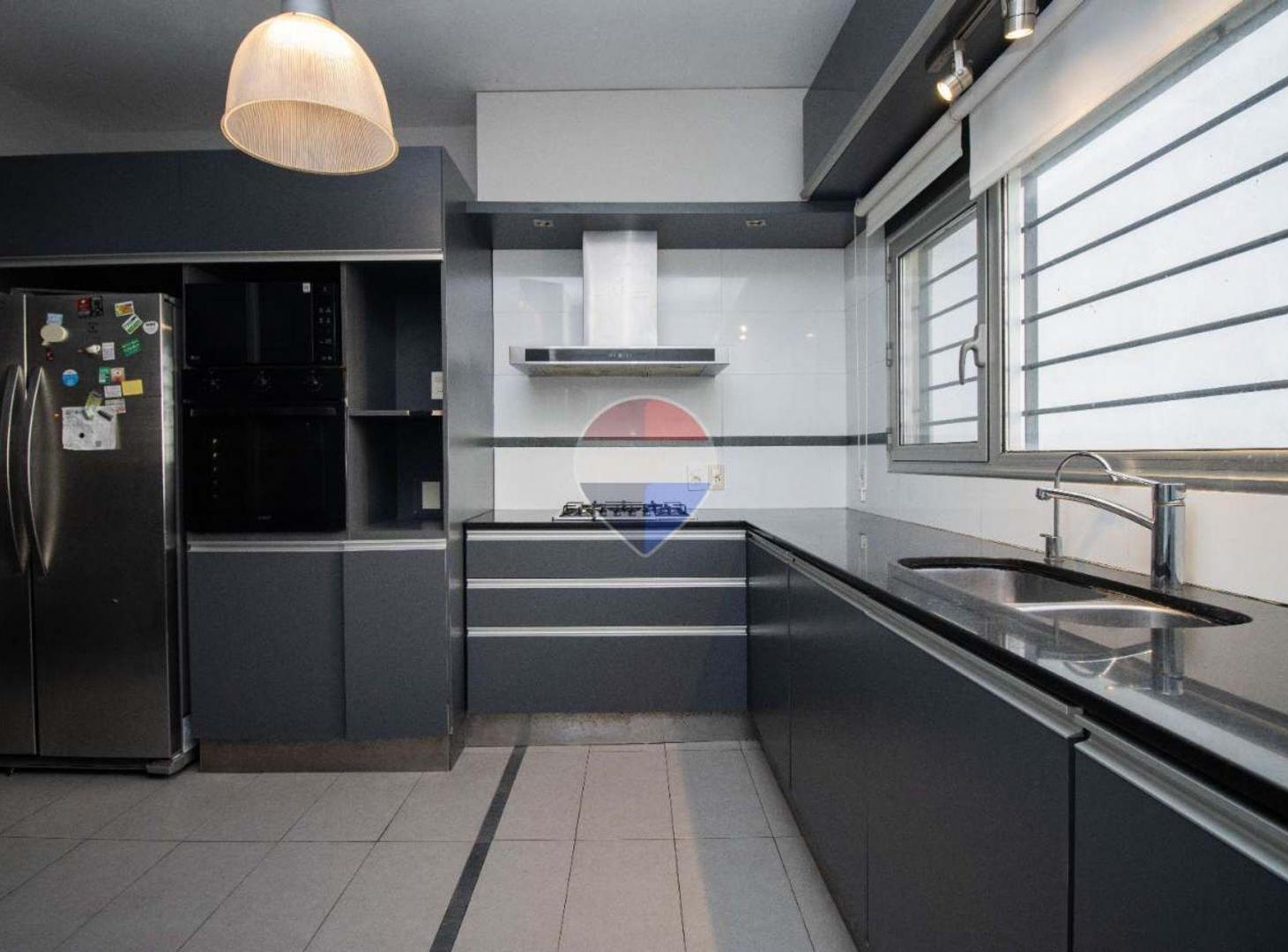 Foto de Alquiler. Casa de 4 dormitorios en Puerto de Buceo, imagen 1