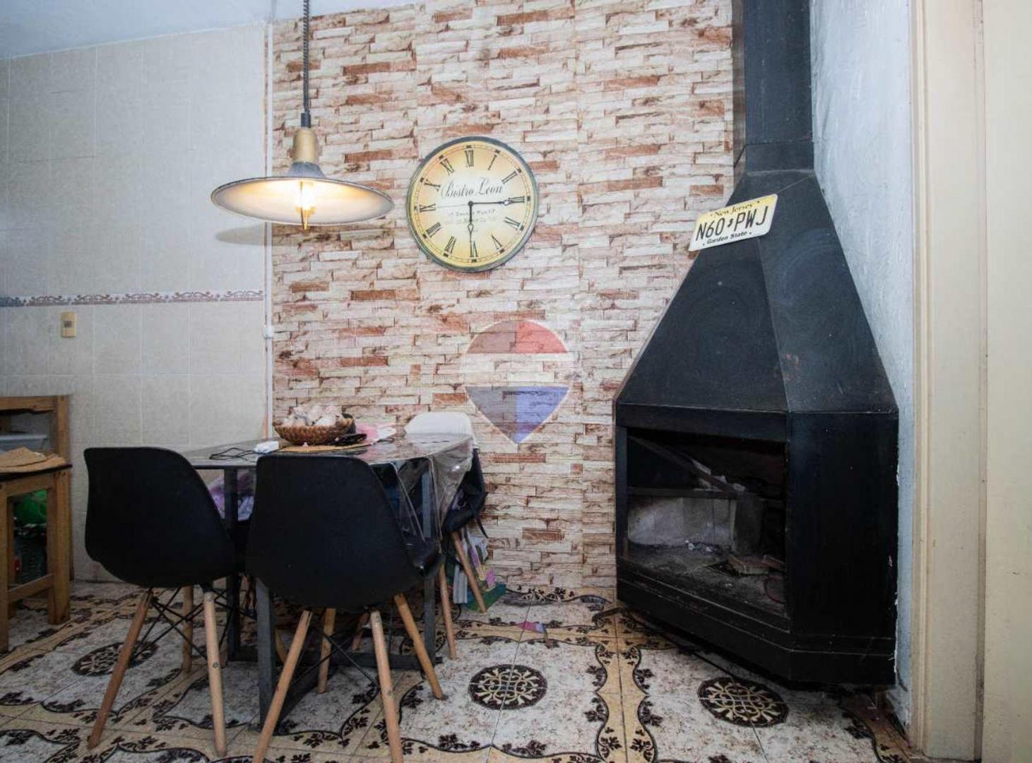 Foto de VENTA Casa PH y Depósito. Con Renta por vencer, imagen 1