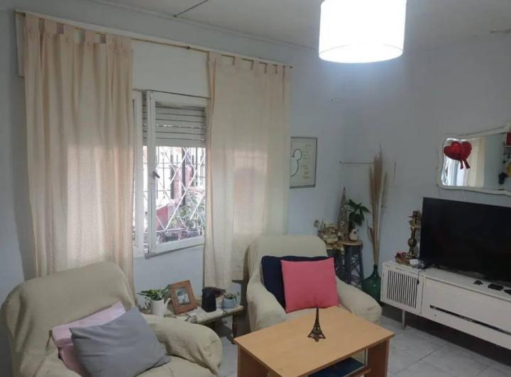 VENDO CASA 3 DORM 143M2 CUB - 330 TER M2 - B° J. NEWBERY - BANCOR -U$S 75.000 4